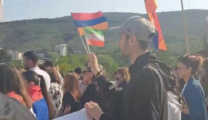 Ermənistanda "artsax bayrağı" ilə yürüyənlər saxlanıldı - Video