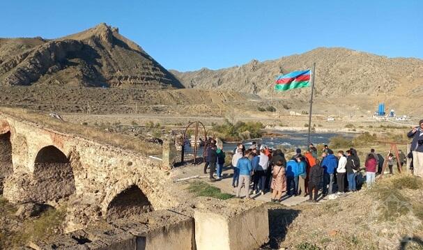 UK's Piki Reels club visits Khudafarin bridge in Jabrayil