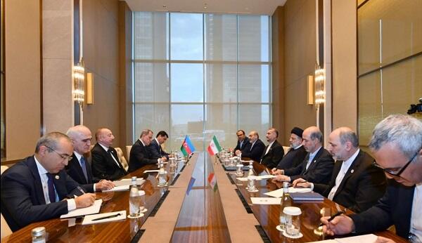 İlham Əliyev İran prezidenti ilə görüşdü