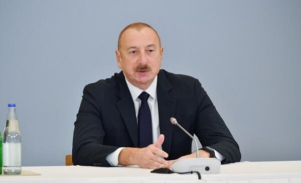 Алиев направил обращение участникам Форума