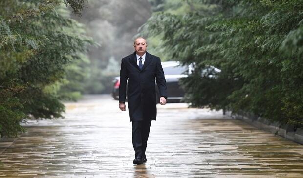 Prezident faşizmlə mübarizədə həlak olanların xatirəsini andı
