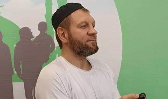 Rusiyanın məşhur idmançısı islamı qəbul etdi, adını dəyişdi