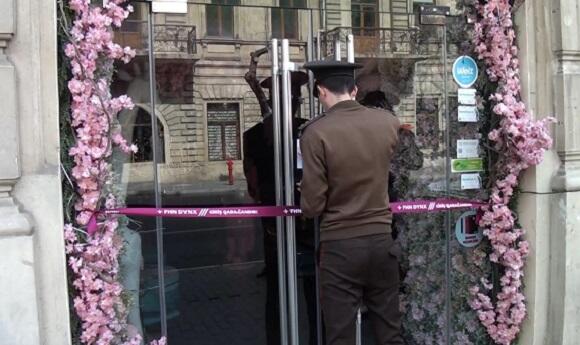 В Баку приостановлена работа этого кафе - Видео