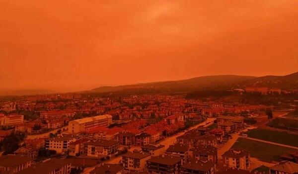 Türkiyənin bu şəhəri qırmızıya boyandı - Foto