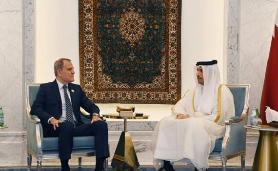 دیدار و گفتگوی جیحون بایرام‌اف با نخست وزیر قطر