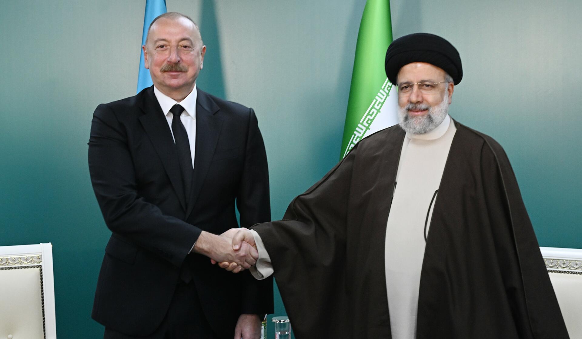 ایران-آذربایجان علاقه‌سی تکجه قونشولوق دئییل – رئیسی