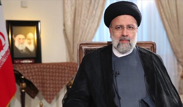 Thousands of people come to say goodbye to Raisi in Qom -