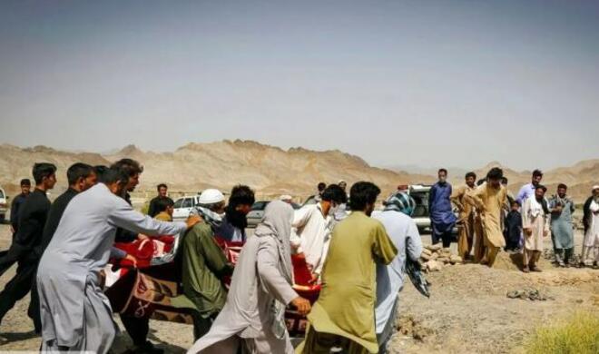 ایران پلیسی بلوچلارا آتش آچدی - اؤلنلر وار