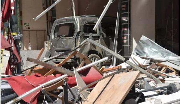 İzmirdə mağazada partlayış: 5 ölü, 63 yaralı - Video