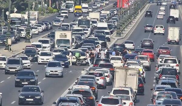 “Bağırov” tunelinin çıxışında qəza: sıxlıq yarandı - Foto