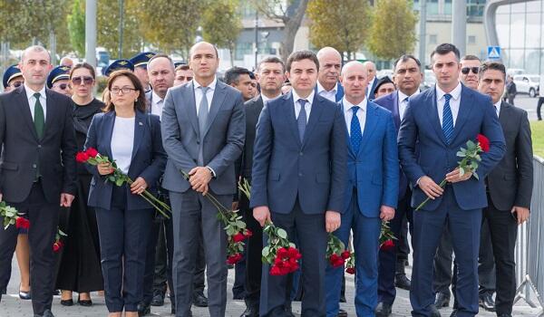 AZAL kollektivi şəhidlərin xatirəsini yad etdi - Foto