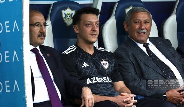 Məsud Özil "Qarabağ"ın məşqini izlədi - Video