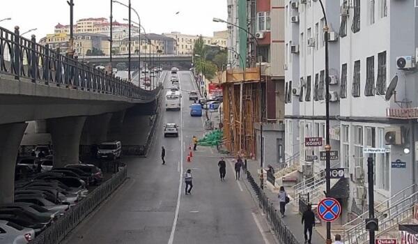 Bu yolda avtobus zolağına giriş məhdudlaşdırıldı - Foto