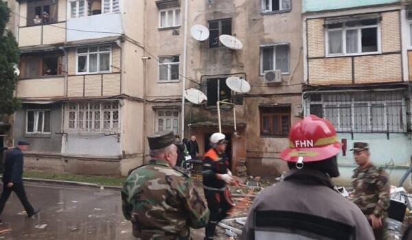 Взрыв в жилом доме в Гяндже, погибли двое - Видео