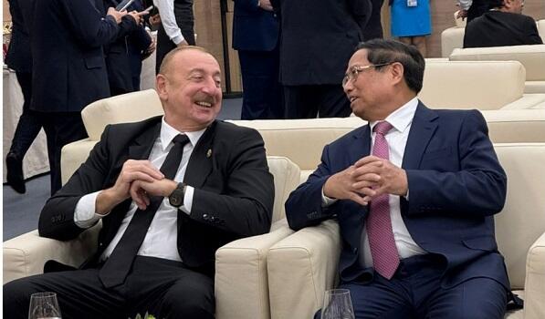 Ilham Aliyev meets Vietnamese PM at BRICS summit