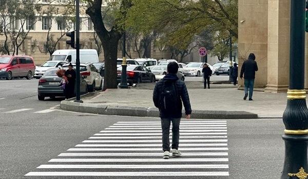 В Баку обновлены пешеходные переходы