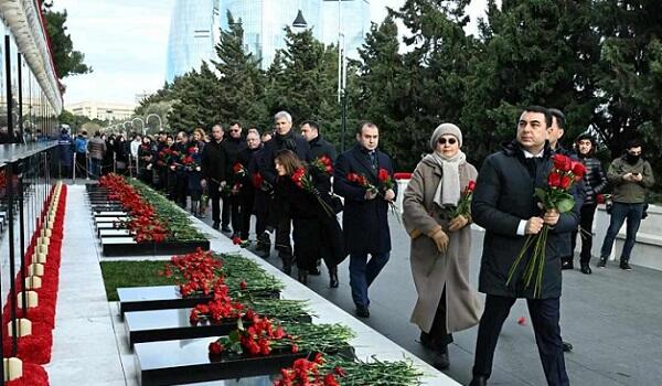 Mədəniyyət Nazirliyinin kollektivi şəhidlərimizi yad etdi