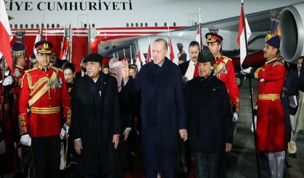 Ərdoğan Pakistanda səfərdədir: Şərif aeroportda qarşıladı