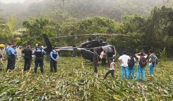 Prezidentin olduğu helikopter təcili eniş etdi