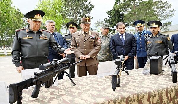 Macarıstanın Baş Qərargah rəisi silahlarımıza baxdı - Video