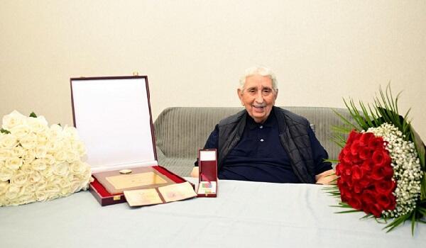 Arif Babayevə Heydər Əliyev Mükafatı təqdim olundu - Foto