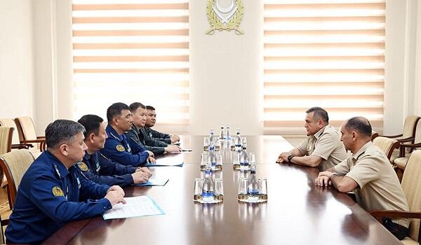 Azərbaycan və Qazaxıstan hərbçiləri görüşdü
