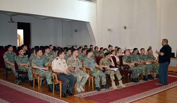 Azərbaycan Ordusunda psixoloqlarla görüş keçirildi