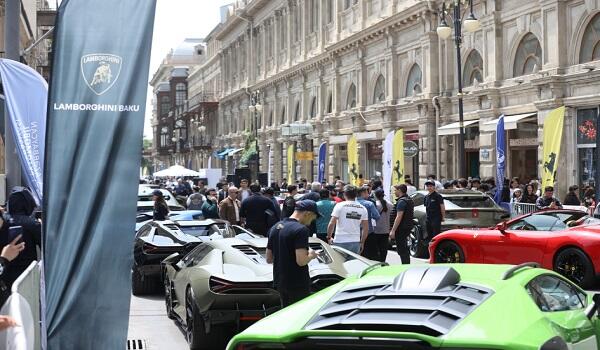 Bakıda "Supercar"lar nümayiş olundu - Foto