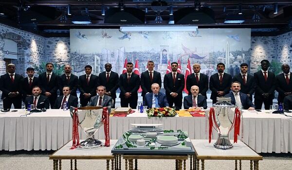 Ərdoğan "Qalatasaray" komandasını qəbul etdi