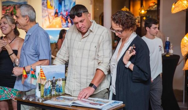 Barselonada Azərbaycanla bağlı fotosərgi maraqla qarşılandı