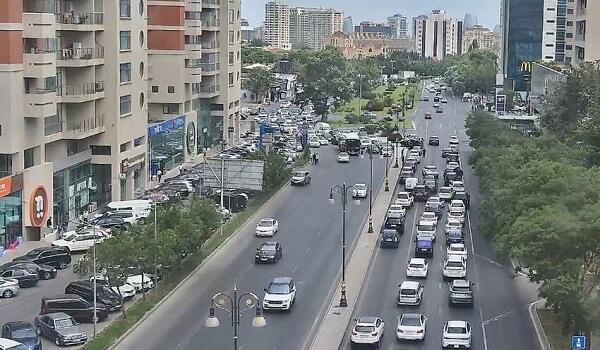 Yasamalda yol qəzası: sıxlıq yarandı - Foto