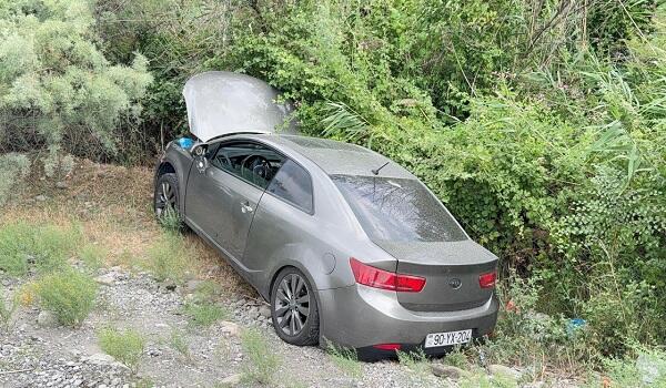 Ucarda ağır qəza: 3 nəfər xəsarət aldı