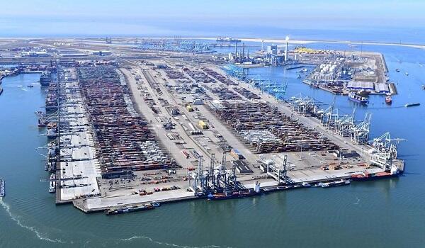Rotterdam port prepares for possible Russia conflict