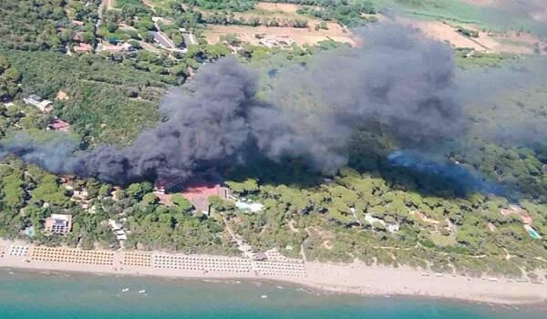 Fire erupts at Italian tourist camp: 600 evacuated