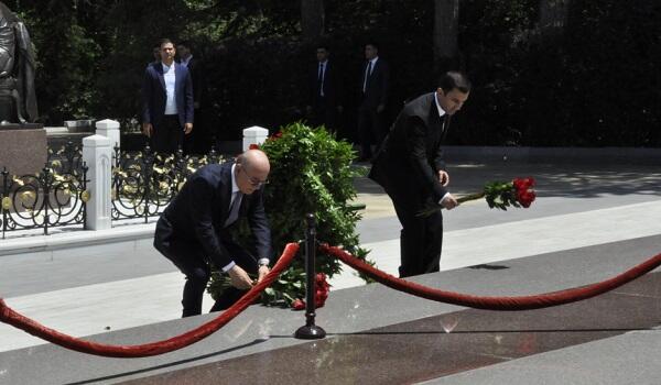 Heydərovla Ərgüc Kələntərli Fəxri xiyabanda... - Foto