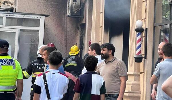 Bakıda çoxmərtəbəli binada yanğın - Foto