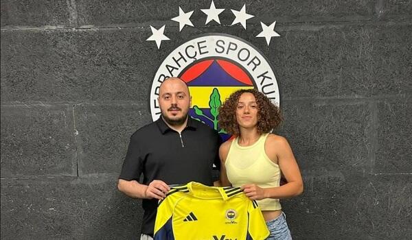 Azərbaycan millisinin futbolçusu “Fənərbağça”ya transfer oldu