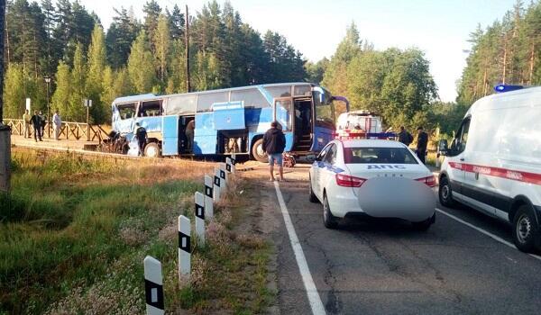 Rusiyada avtobusla qatar toqquşdu: ölənlər var… - Video