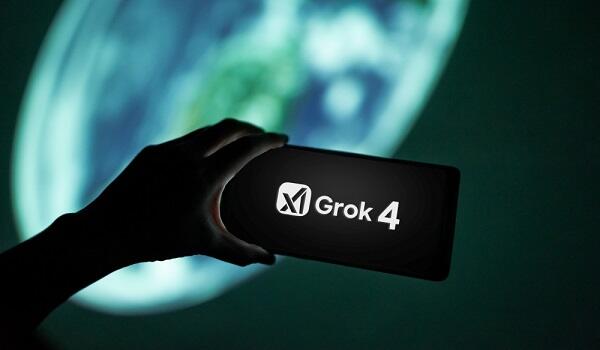 Mask “Grok 4”ü pulsuz etdi