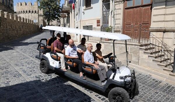 “İçərişəhər”də avtobus xidməti açıldı: Qiymət... - Foto
