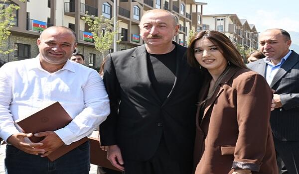 Şəhid qızının Prezidentin qarşısında kövrək çıxışı - Video