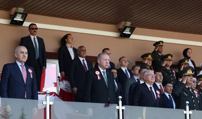 Zakir Hasanov attends a military school graduation - Photo