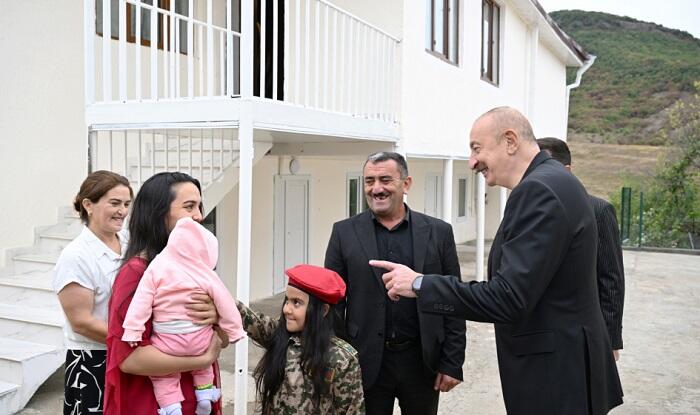 Prezident Xocalıda bu ailənin qonağı oldu - Foto